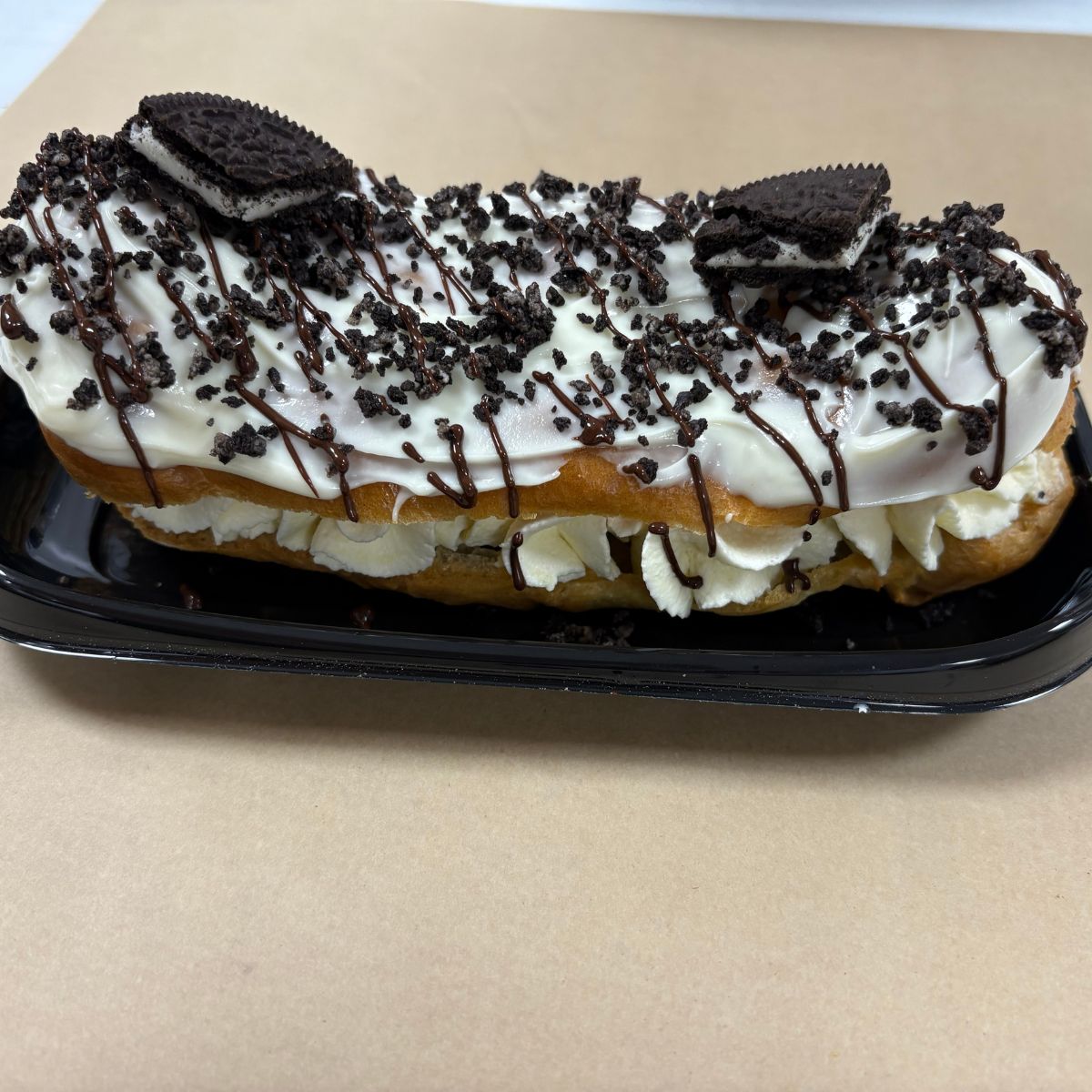 Fresh Cream Oreo Éclair